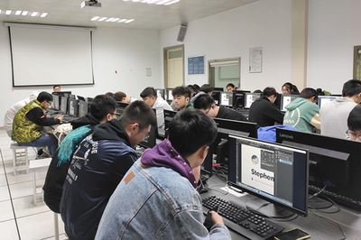 管理技術系深化產教融合 企業教師進課堂，賦能計算機軟硬件技術開發人才培養